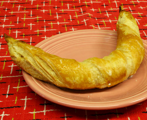 Almond Horn